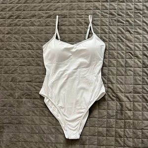 PERFECT CONDITION ANDIE Women's The Amalfi Ribbed One Piece Swimsuit WHITE